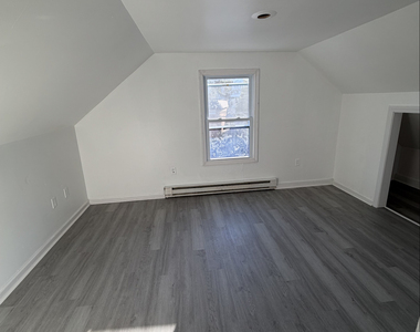 13 Jefferson Avenue - Photo Thumbnail 8