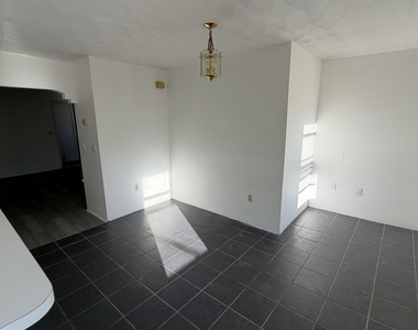 13 Jefferson Avenue - Photo Thumbnail 1
