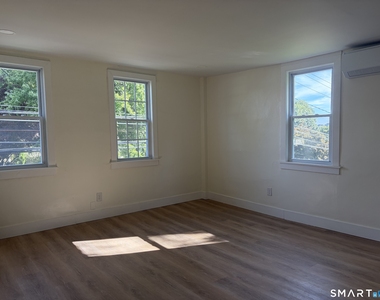 380 Main Street - Photo Thumbnail 21