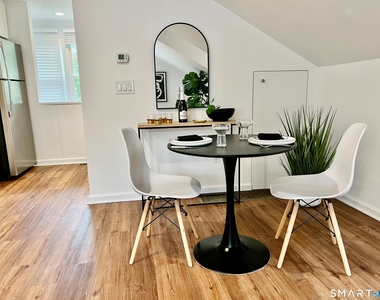 56 Richmondville Avenue - Photo Thumbnail 6