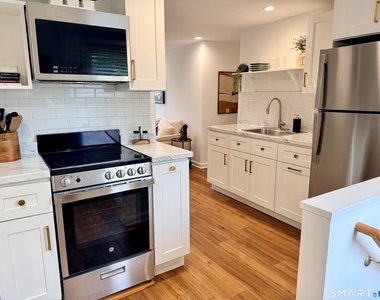 56 Richmondville Avenue - Photo Thumbnail 3