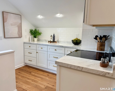 56 Richmondville Avenue - Photo Thumbnail 4