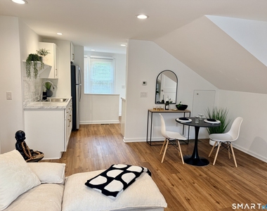 56 Richmondville Avenue - Photo Thumbnail 7
