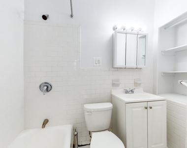 1043 Lexington Avenue - Photo Thumbnail 7
