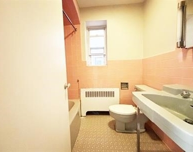 308 Lenox Ave - Photo Thumbnail 4