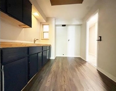 308 Lenox Ave - Photo Thumbnail 5