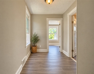 744 Large Ave - Photo Thumbnail 2