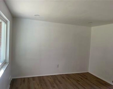 6821 Shannon Road - Photo Thumbnail 8