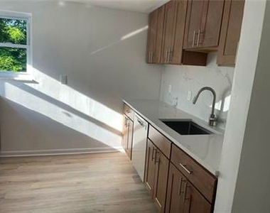 6821 Shannon Road - Photo Thumbnail 3