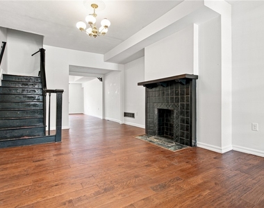 420 Edgemont Street - Photo Thumbnail 4