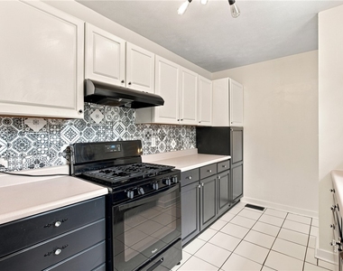 420 Edgemont Street - Photo Thumbnail 9