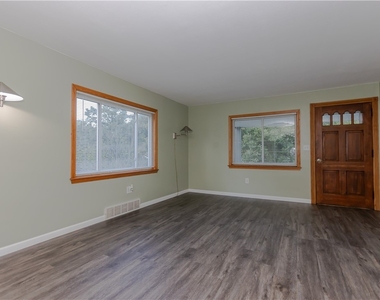 33 Mondine Ln - Photo Thumbnail 16
