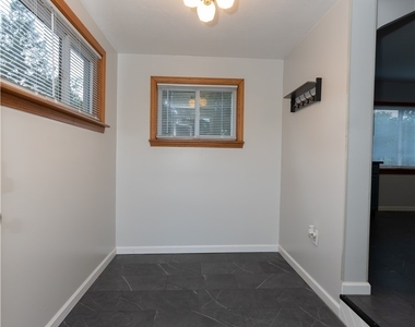 33 Mondine Ln - Photo Thumbnail 8