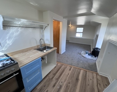 10023 Calvin St - Photo Thumbnail 6