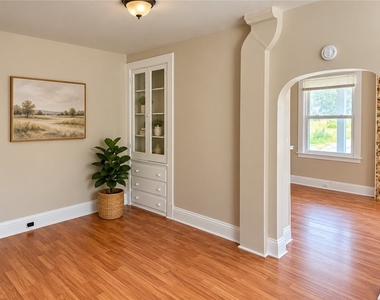 215 Donnan Ave - Photo Thumbnail 3
