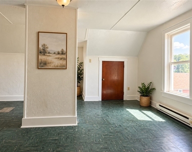 215 Donnan Ave - Photo Thumbnail 6