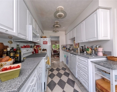9 Graham Pl - Photo Thumbnail 14
