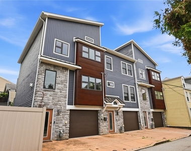 2652 Larkins Way - Photo Thumbnail 2