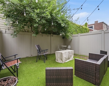 2652 Larkins Way - Photo Thumbnail 40