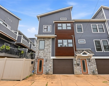 2652 Larkins Way - Photo Thumbnail 1