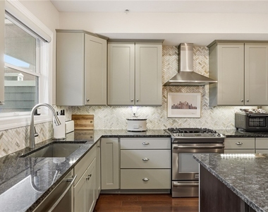 2652 Larkins Way - Photo Thumbnail 13