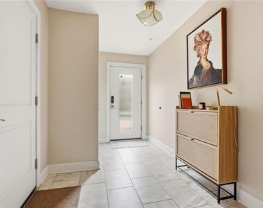 2652 Larkins Way - Photo Thumbnail 5
