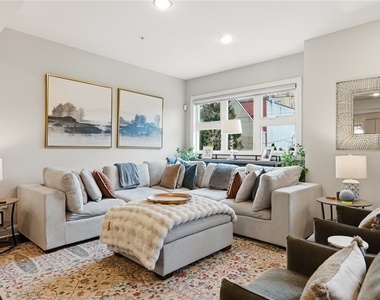 2652 Larkins Way - Photo Thumbnail 22