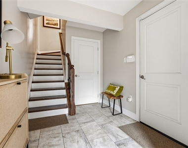 2652 Larkins Way - Photo Thumbnail 6