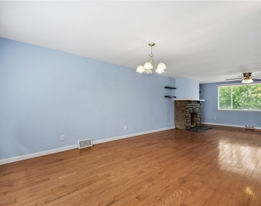 136 Dilworth St - Photo Thumbnail 11