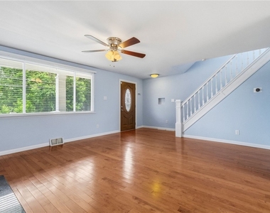 136 Dilworth St - Photo Thumbnail 8