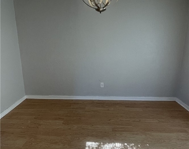 63 W Bellecrest Ave - Photo Thumbnail 7