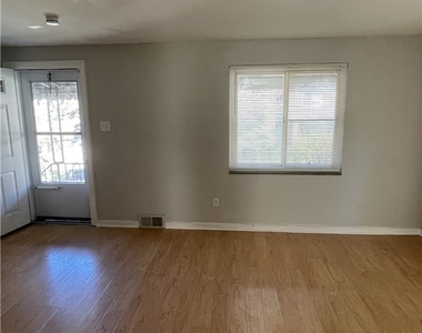 63 W Bellecrest Ave - Photo Thumbnail 2