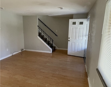 63 W Bellecrest Ave - Photo Thumbnail 4