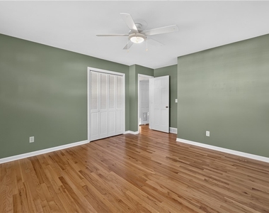 4776 Edgeworth Drive - Photo Thumbnail 24