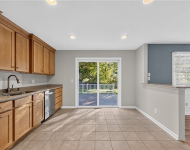 4776 Edgeworth Drive - Photo Thumbnail 13