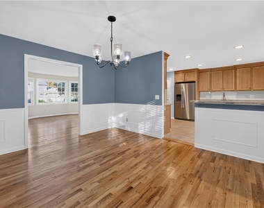 4776 Edgeworth Drive - Photo Thumbnail 14