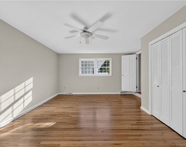 4776 Edgeworth Drive - Photo Thumbnail 20