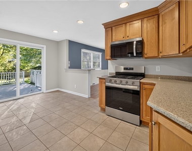 4776 Edgeworth Drive - Photo Thumbnail 10