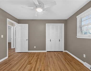 4776 Edgeworth Drive - Photo Thumbnail 26
