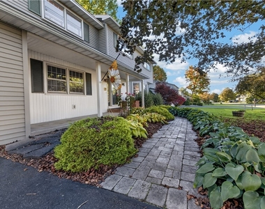 4776 Edgeworth Drive - Photo Thumbnail 4