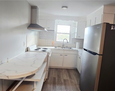 425 Joe Mccarthy Drive - Photo Thumbnail 5