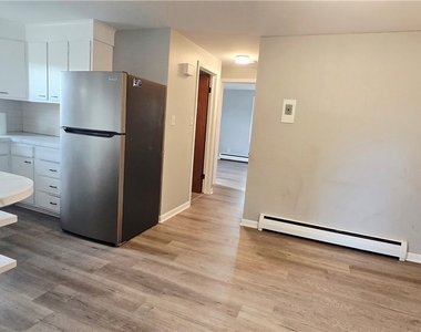 425 Joe Mccarthy Drive - Photo Thumbnail 10