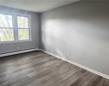 425 Joe Mccarthy Drive - Photo Thumbnail 13
