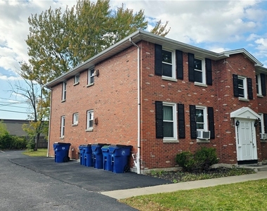 425 Joe Mccarthy Drive - Photo Thumbnail 1