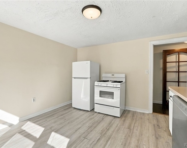 6797 Main Street - Photo Thumbnail 3