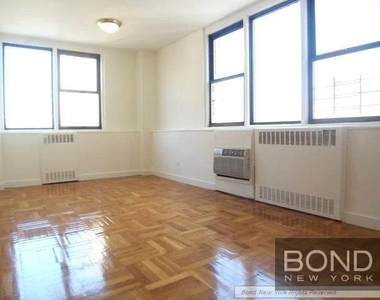 East 79th Street - Photo Thumbnail 1