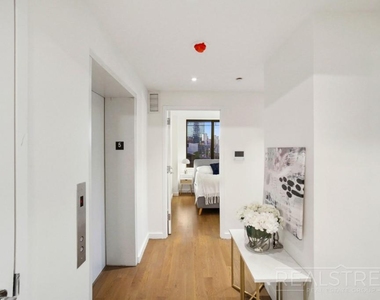 349 Kent Ave - Photo Thumbnail 10