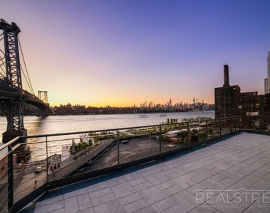 349 Kent Ave - Photo Thumbnail 14