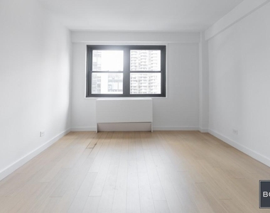 East 39th Street - Photo Thumbnail 8
