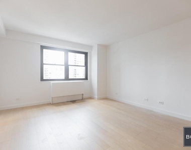 East 39th Street - Photo Thumbnail 7